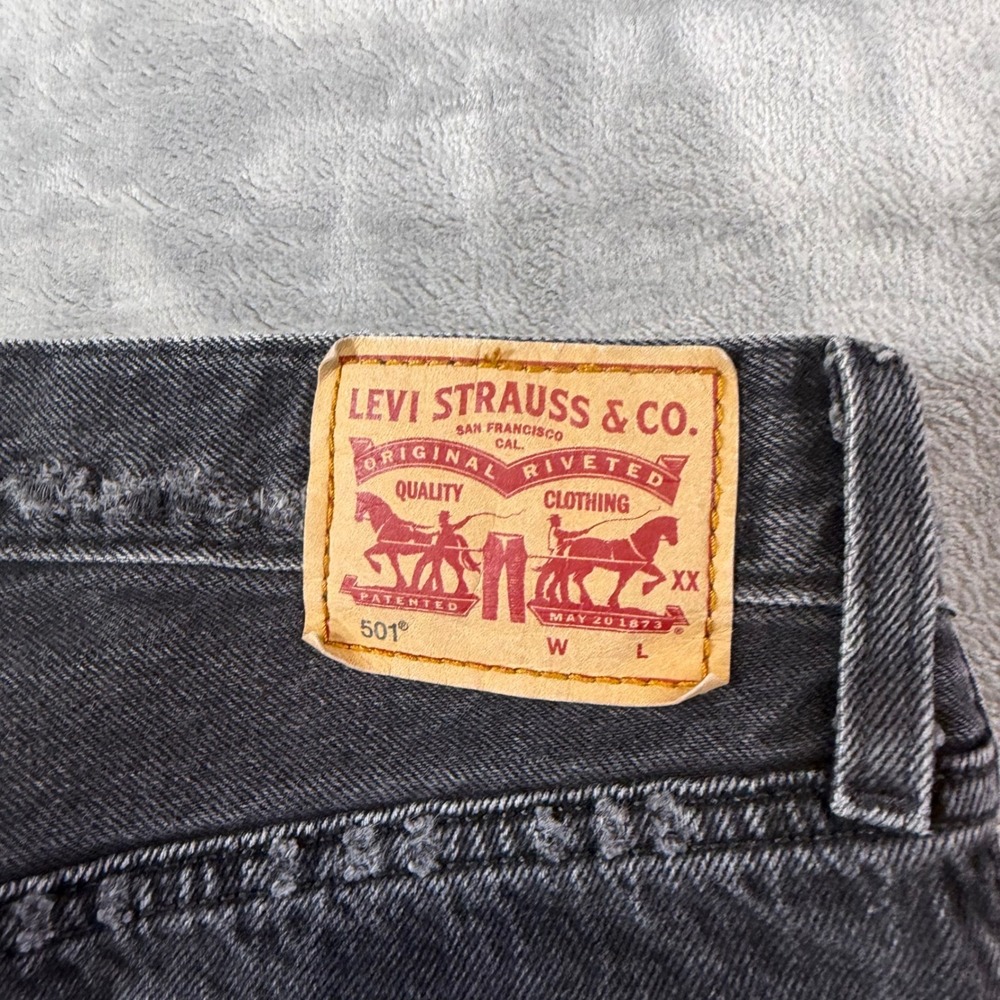 Levi's 501 Original Fit Distressed Jeans Women's Size 26 - 26x32 Black Denim - Picture 6 of 8